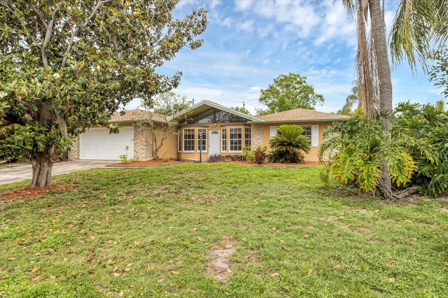 Primary Photo - 3605 Egerton Cir