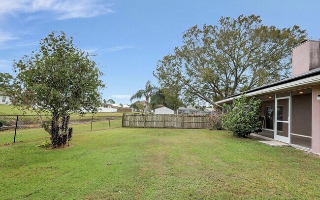 Building Photo - 1751 SW Southworth Terrace