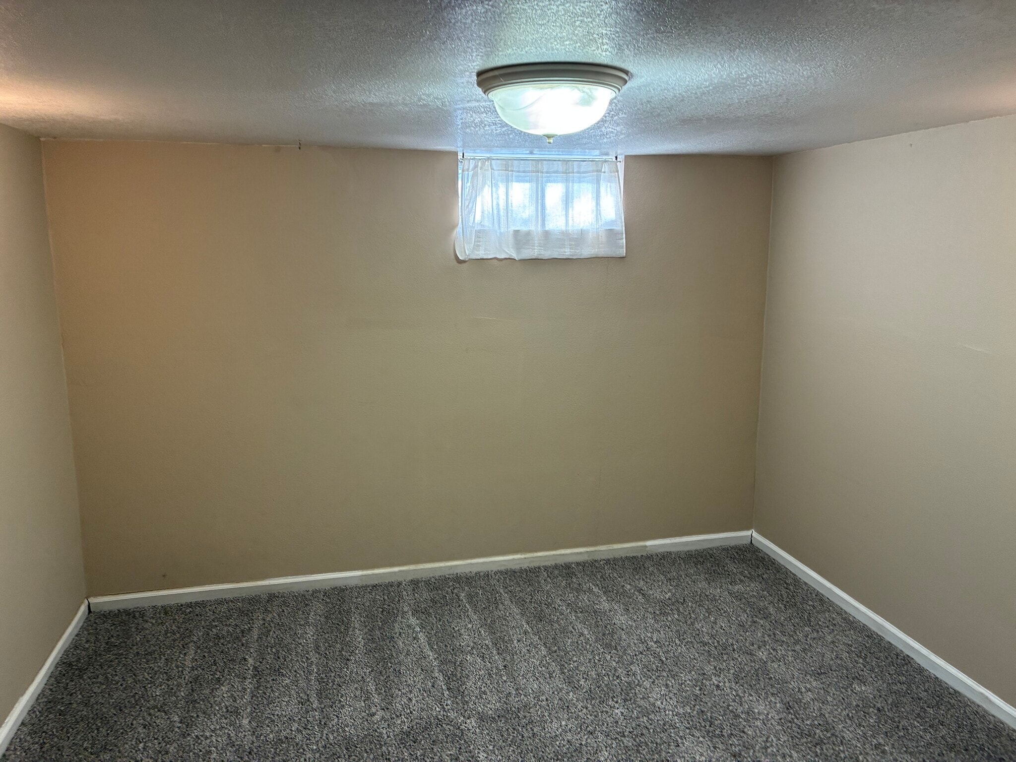 Area off of rec room in basement - 28 Ramblewood Dr
