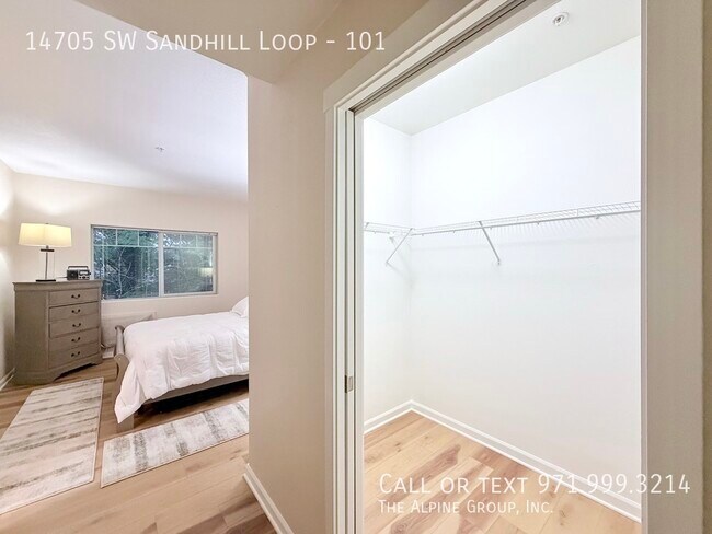 Building Photo - 14705 SW Sandhill Loop