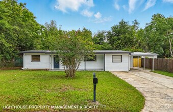 Building Photo - Stunning, Fully Renovated 4 Bed/2 bath Home!