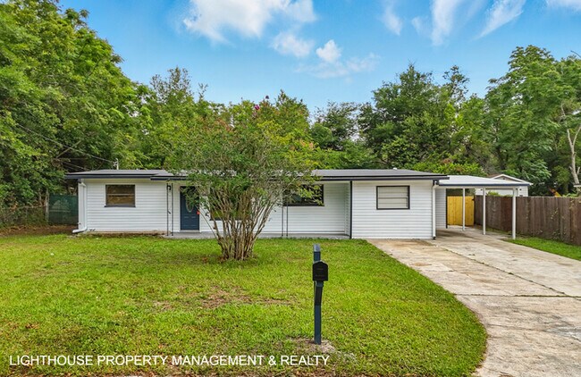 Primary Photo - Stunning, Fully Renovated 4 Bed/2 bath Home!