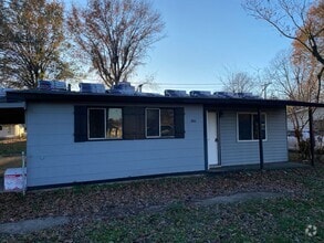 Building Photo - Nice 3BD/1BA Home