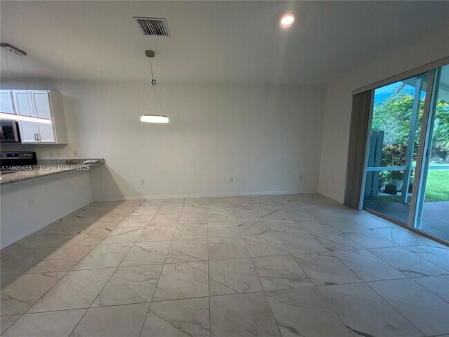 Building Photo - 4756 SW 63rd Ave