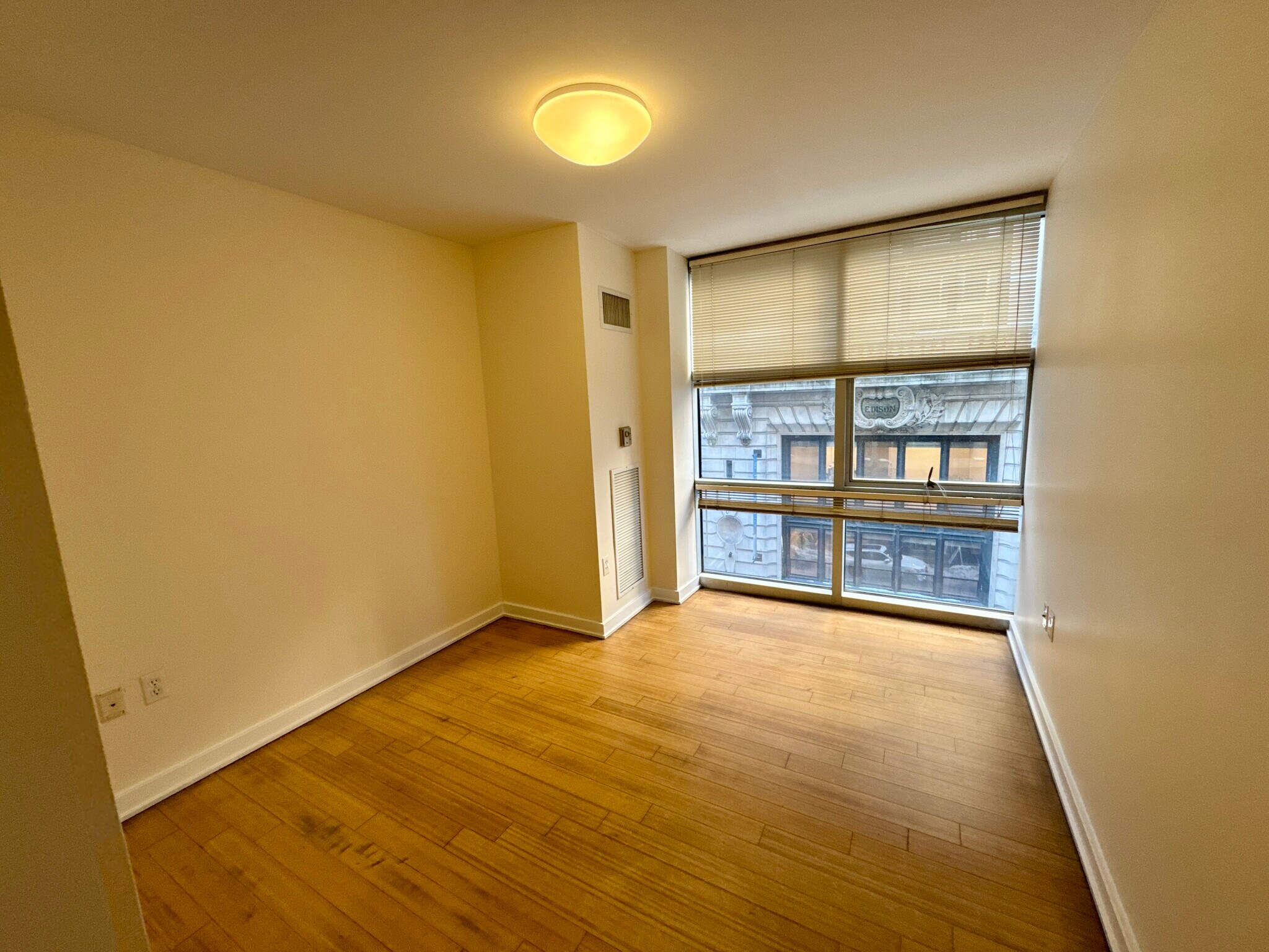 Building Photo - 42 Boylston St