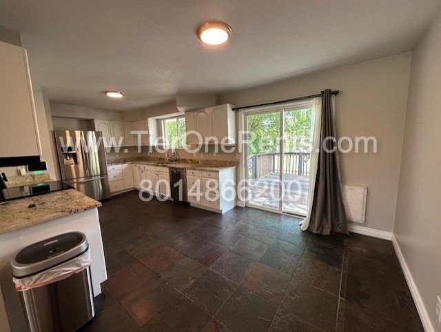 Building Photo - This property offers a NO DEPOSIT option available for qualified renters!