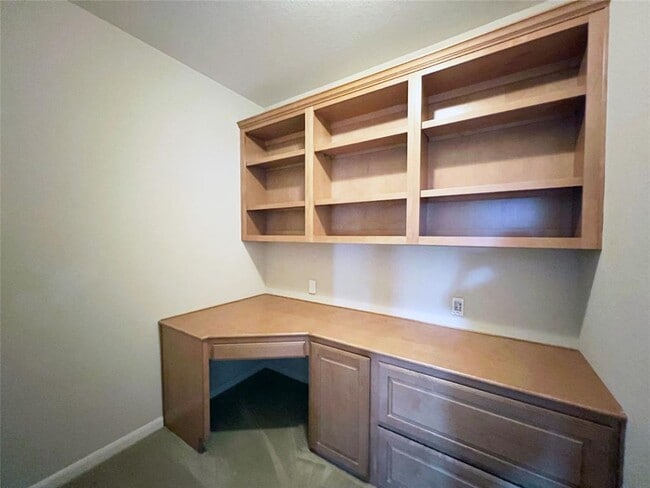 Building Photo - 2443 Salorn Way