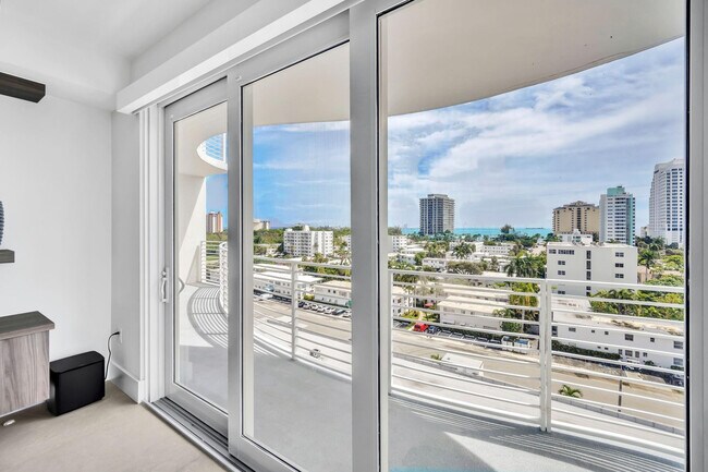 Building Photo - 612 Bayshore Dr