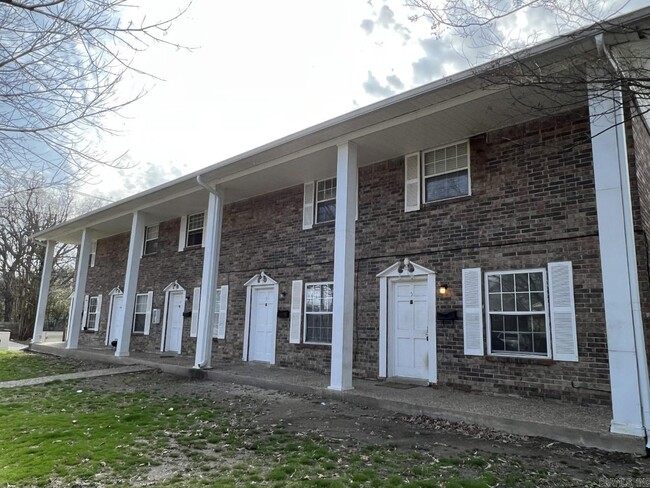 Building Photo - 422 Brown St