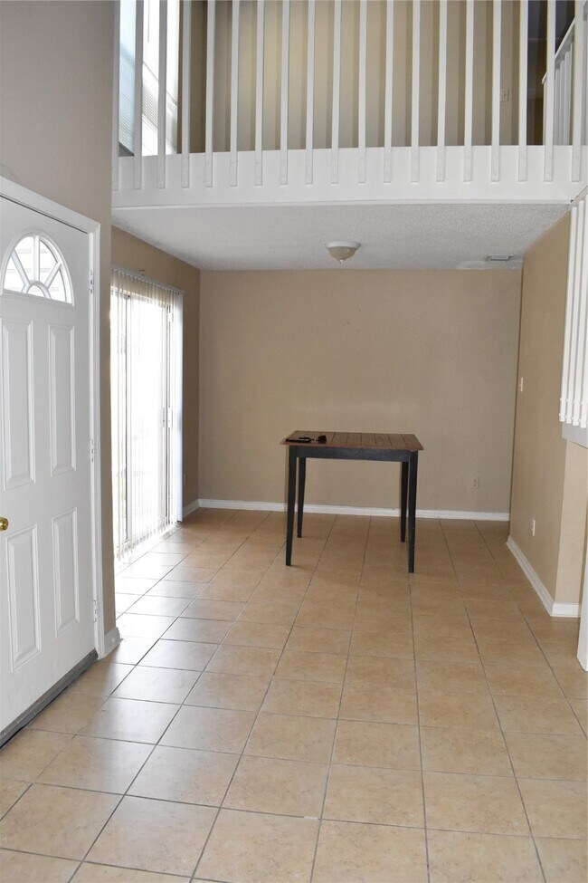 Building Photo - 8903 Kalewood Dr