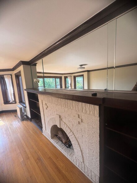 Building Photo - 8141 S Marshfield Ave