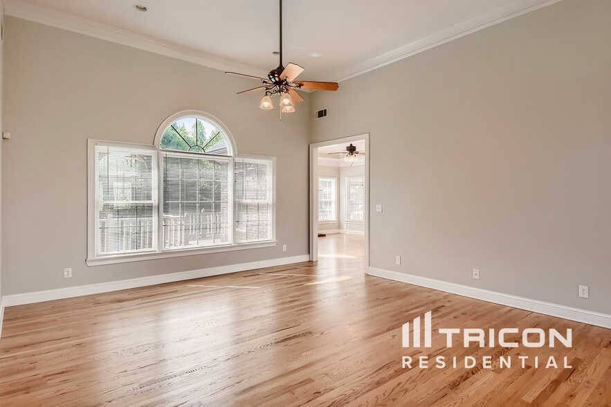 Building Photo - 609 Kristen Ct