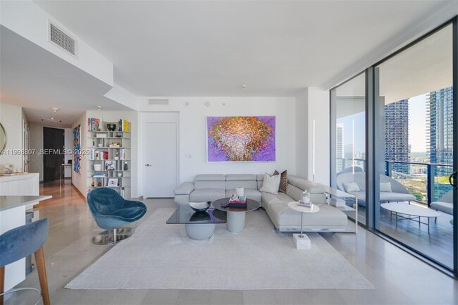 Building Photo - 68 SE 6th St