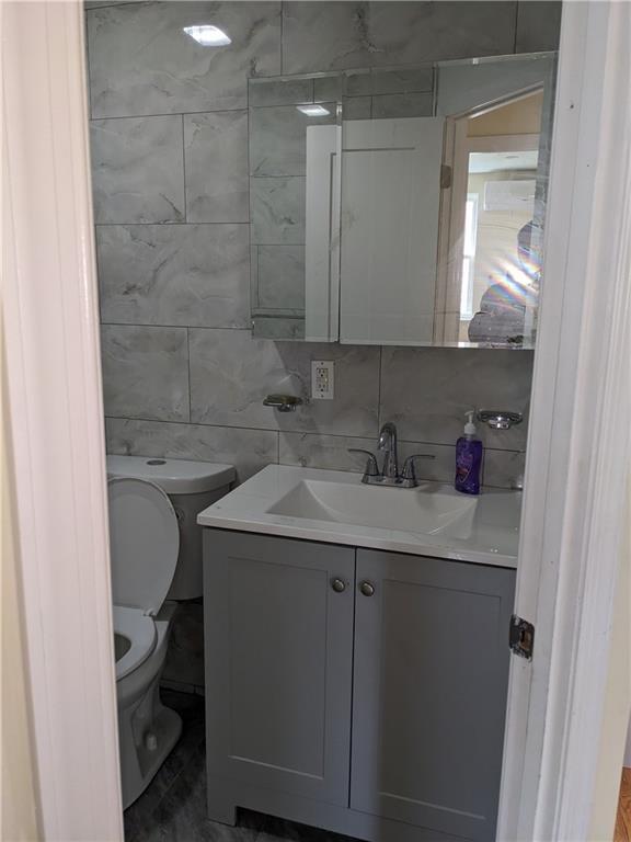 Building Photo - 20 Paerdegat 5th St