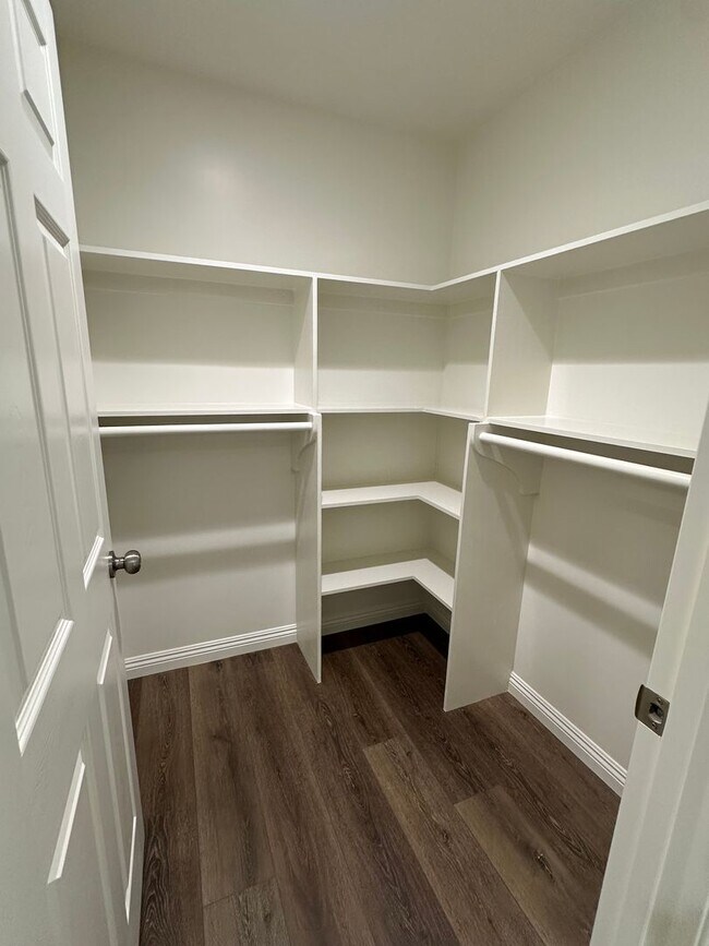 Building Photo - Newly Build 4-bedroom, 2 bath ADU!