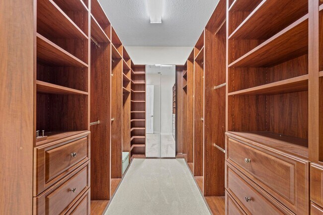 Building Photo - 6597 Marbletree Ln