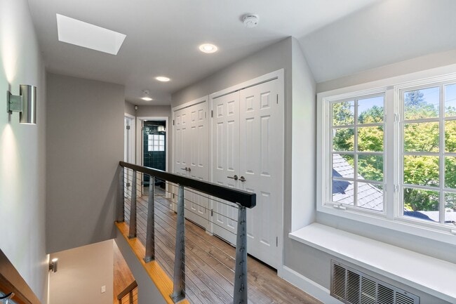 Building Photo - Contemporary Home in Desirable Community C...