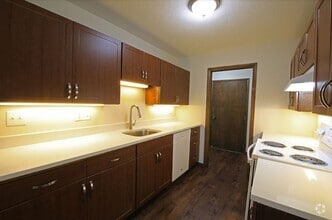 Building Photo - 5220 Interlachen Blvd