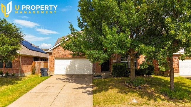 Building Photo - Charming two-story brick home in the desir...