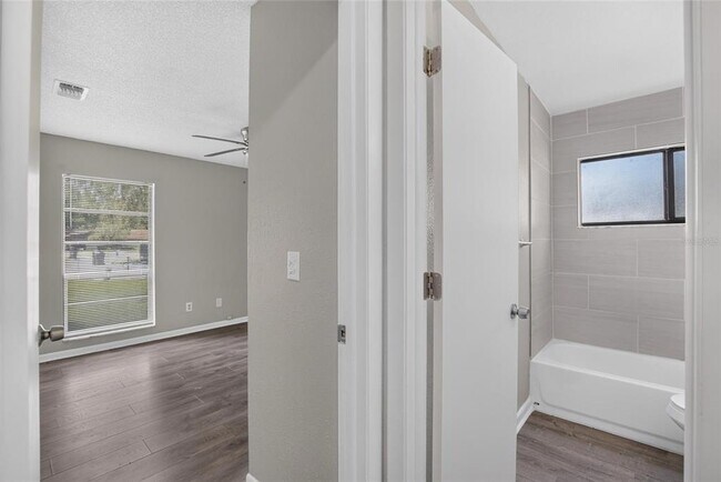 Building Photo - 1206 Sail Way