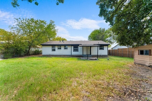 Building Photo - 12721 Dodson St