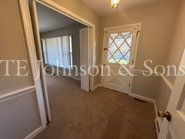 Building Photo - 2722 Winslow Ln