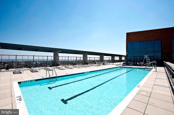 Rooftop Pool - 2001 15th St N