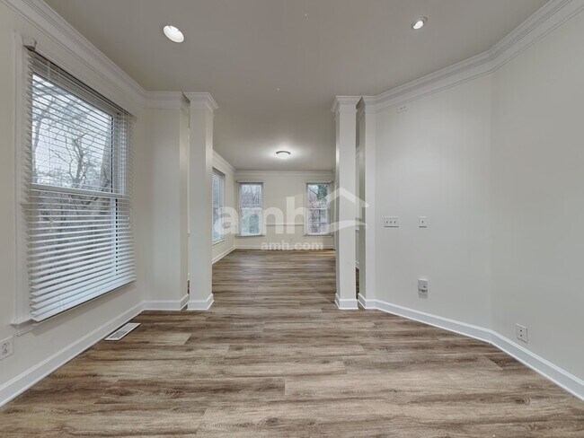 Building Photo - 8401 Forest Shadow Cir