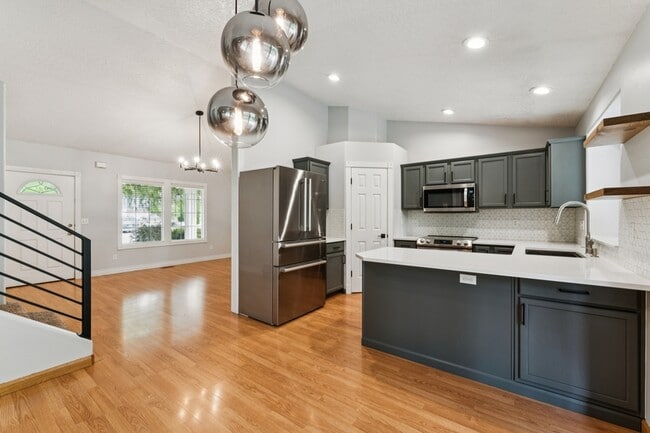 Building Photo - 5998 S Wallflower Pl