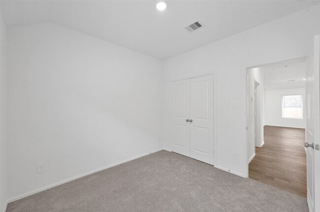 Building Photo - 3609 Oakvale Dr