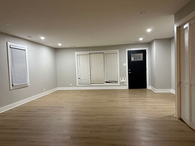Building Photo - 318 Shabbona Dr