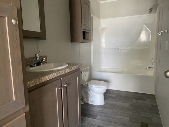 Building Photo - 34 Birch Ct