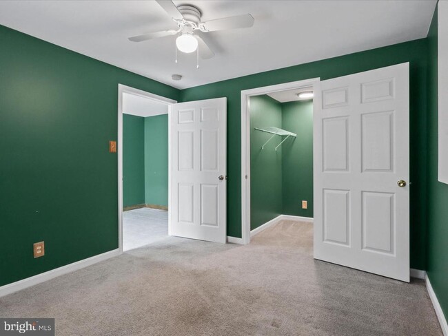 Building Photo - 303 Mayfair Pl