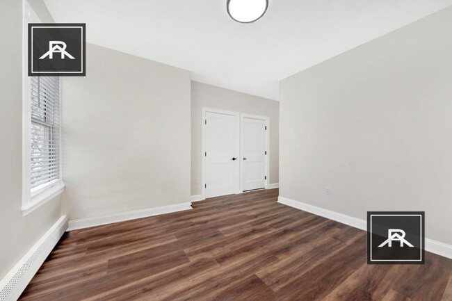 Building Photo - 4 bedroom in Boston MA 02108