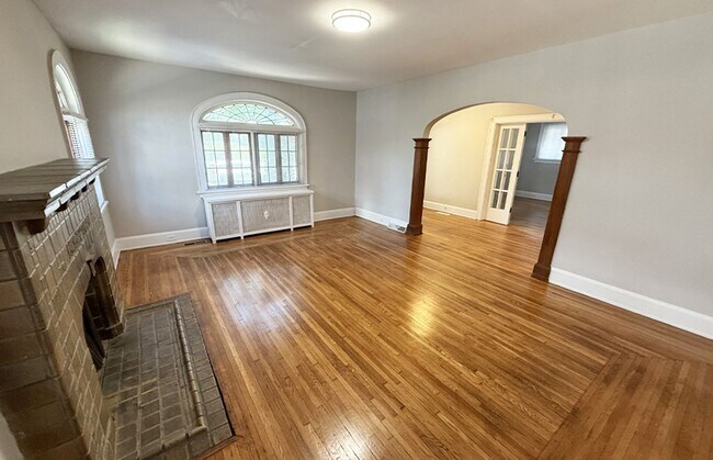 Building Photo - 3015 Clifton Ave