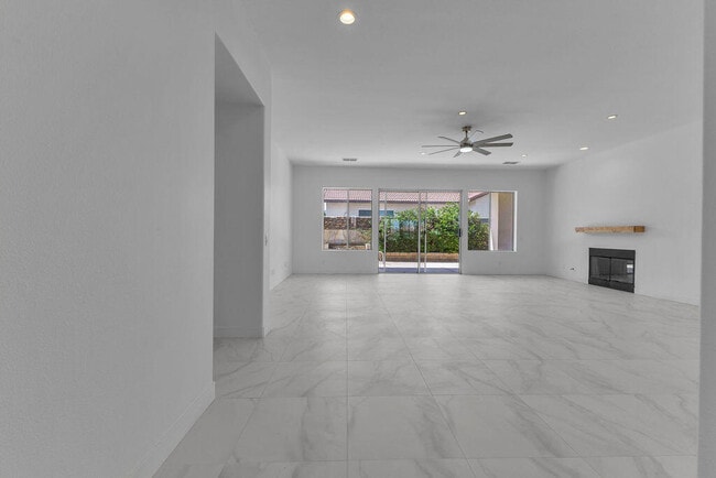 Building Photo - 74613 Waterlily Cir