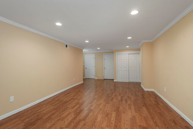 Building Photo - 40 Kennedy Ct