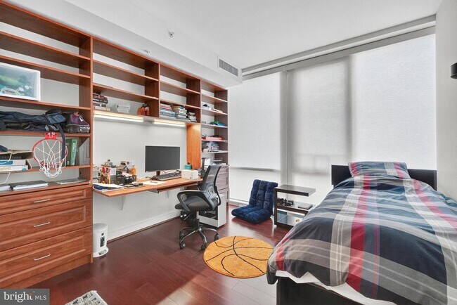 Building Photo - 6820 Wisconsin Ave