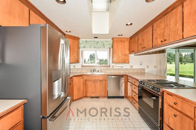 Building Photo - *****COMING SOON***Spacious 3BD/3BA Home in Lacey's Oakmont Neighborhood | Golf Course Views