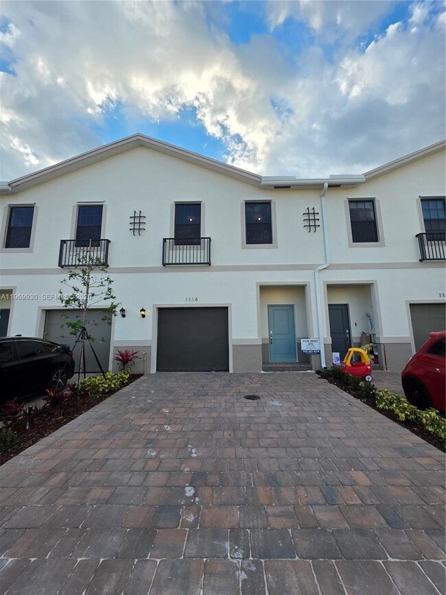 Building Photo - 1114 SW 9th Ave