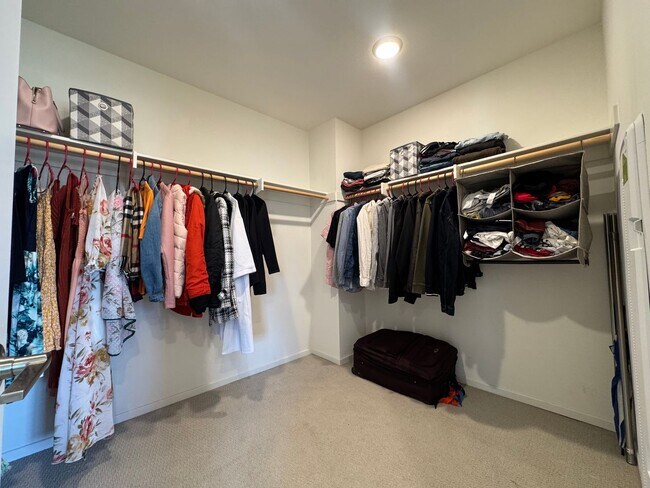 Building Photo - Gorgeous Citro Townhome for Rent