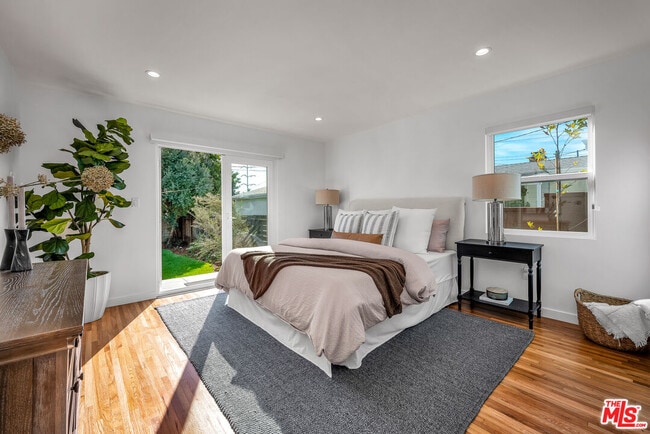 Building Photo - 616 W Ellis Ave