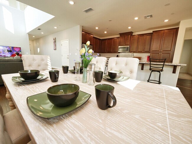 Building Photo - Modern Elegant 4BR 2.5 House in Sacramento