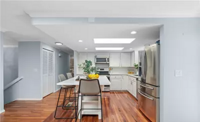 Building Photo - Beautifully refreshed gem with 4 beds and ...