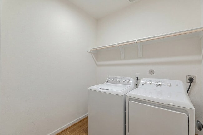 Building Photo - 53 Sunrise Crest Trail