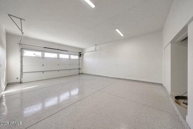 Building Photo - 6050 E Hollyhock St
