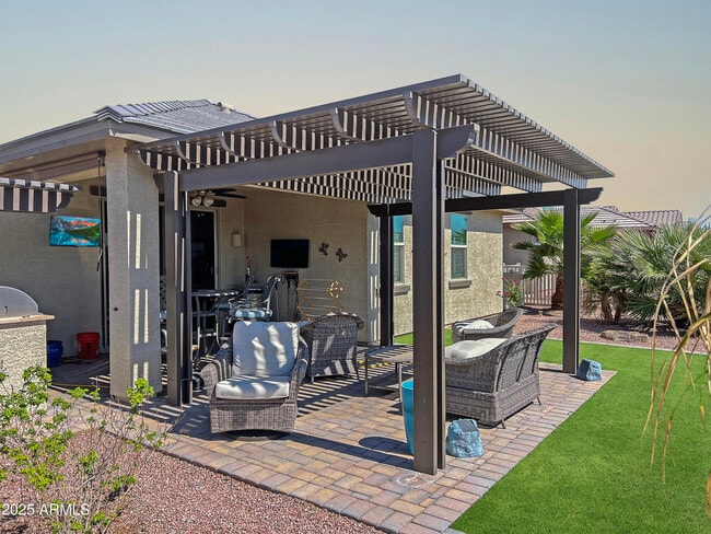 Building Photo - 41767 W Sagebrush Ct