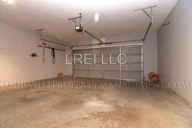 Building Photo - 4625 Oak Pointe Dr