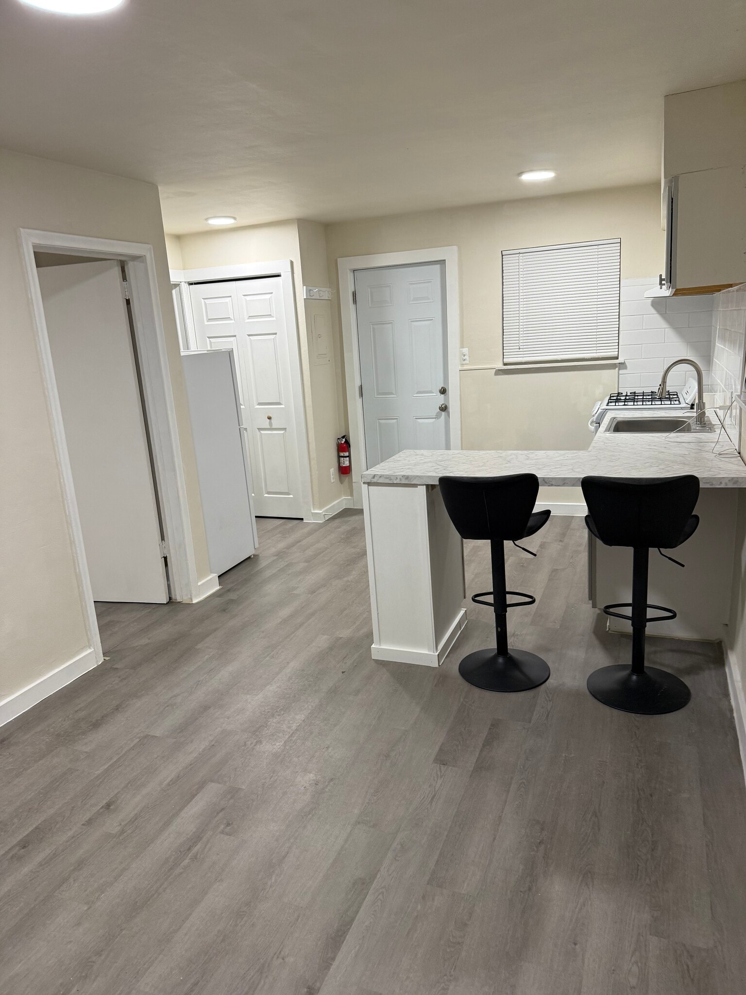 Building Photo - 49 Hill St