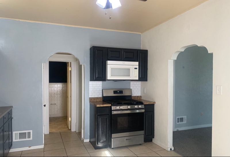 Building Photo - 2031 Jefferson Ave